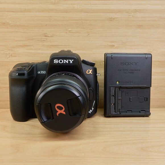 Sony Alpha A350 14.2MP Digital SLR Camera / DT 18-70mm f3.5-5.6 Zoom Lens - Picture 2 of 12